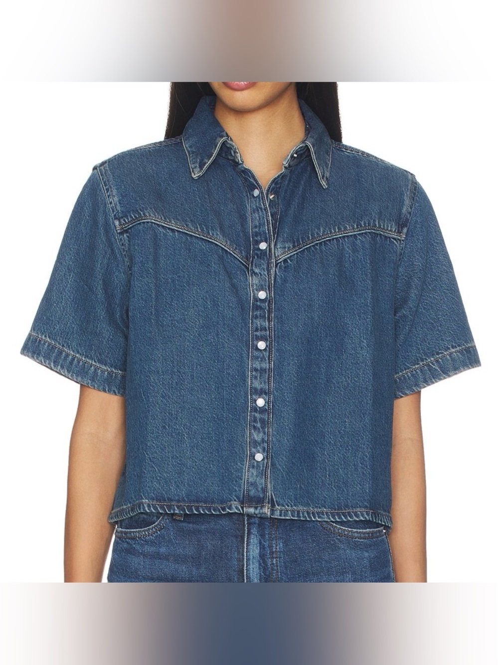 Logan Short Sleeve Denim Shirt in Tencel
Tinted Times
LEVI'S